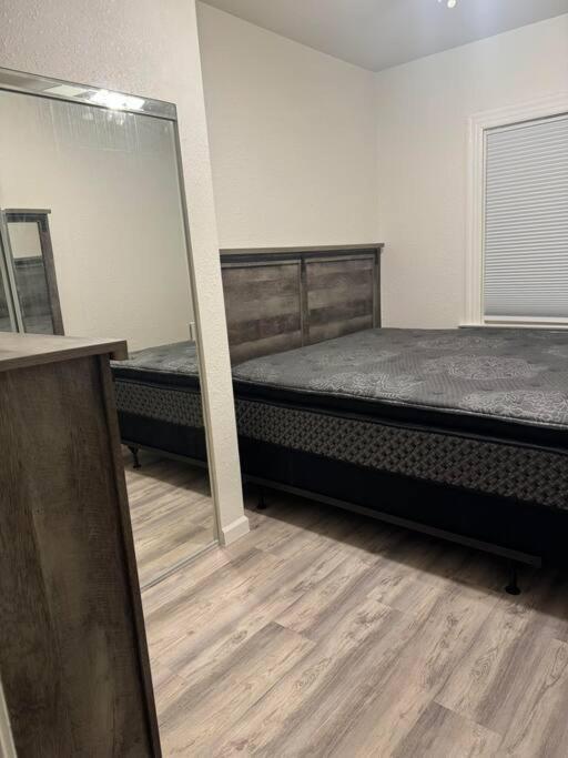 Bumblebee House Apartment โอ๊กแลนด์ ภายนอก รูปภาพ