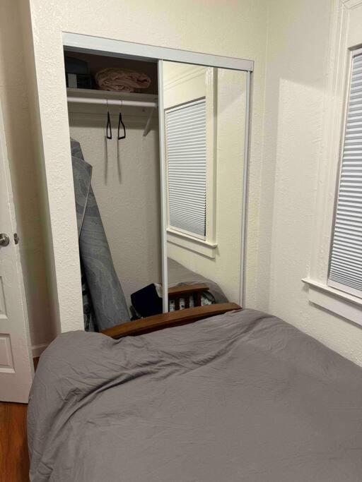 Bumblebee House Apartment โอ๊กแลนด์ ภายนอก รูปภาพ