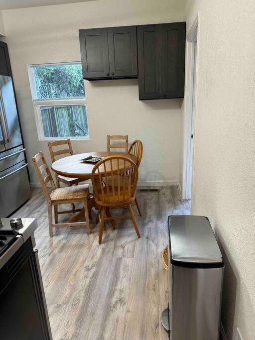 Bumblebee House Apartment โอ๊กแลนด์ ภายนอก รูปภาพ