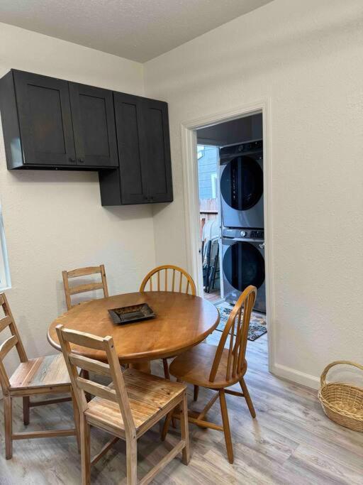 Bumblebee House Apartment โอ๊กแลนด์ ภายนอก รูปภาพ