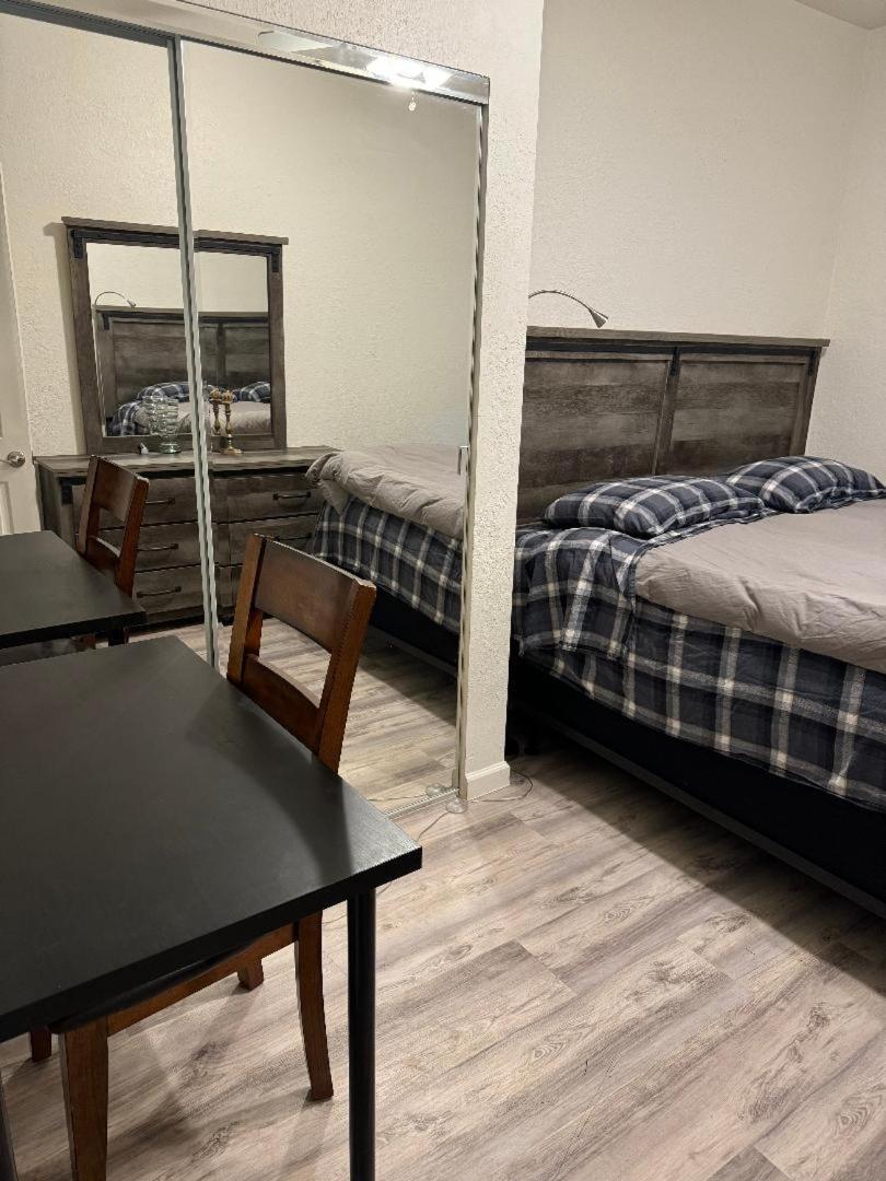 Bumblebee House Apartment โอ๊กแลนด์ ภายนอก รูปภาพ