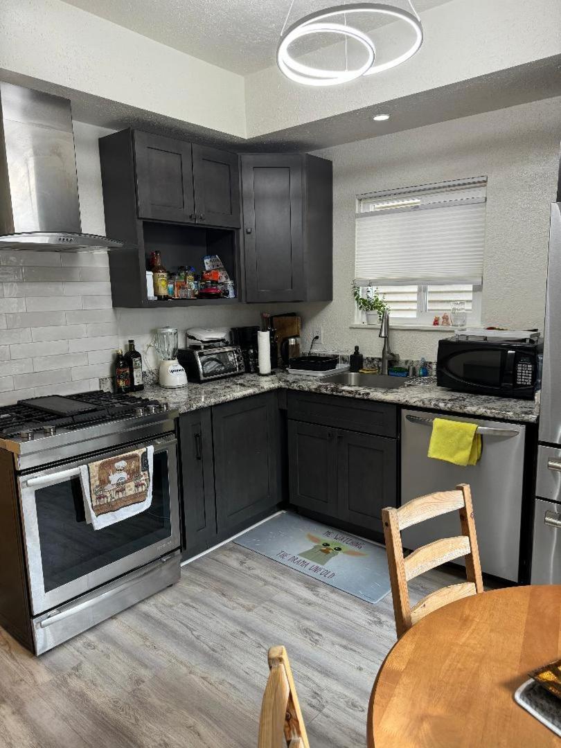 Bumblebee House Apartment โอ๊กแลนด์ ภายนอก รูปภาพ