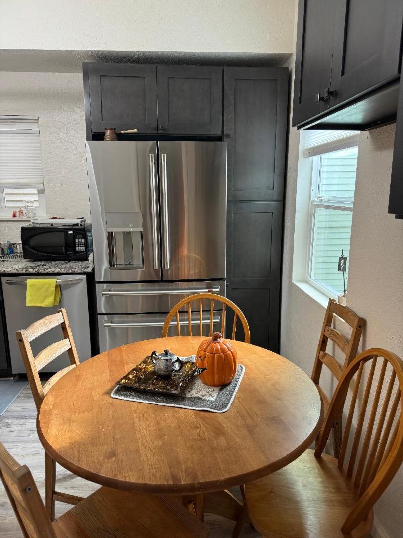 Bumblebee House Apartment โอ๊กแลนด์ ภายนอก รูปภาพ